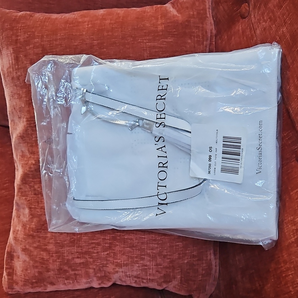 Victoria's Secret Laser Cut Large Logo Tote Bag Faux Leather Open Top White NWT - Picture 2 of 13